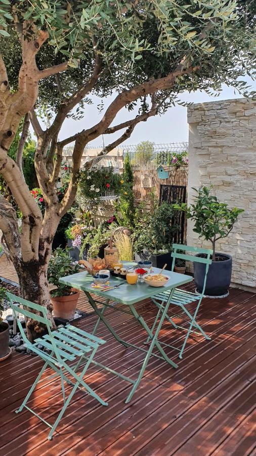Bed and Breakfast Le Petit Coin De Provence Beaucaire  Esterno foto