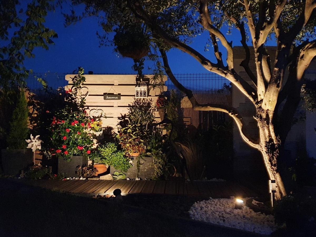 Bed and Breakfast Le Petit Coin De Provence Beaucaire  Esterno foto