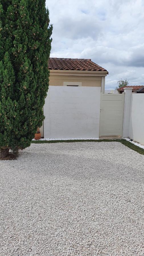 Bed and Breakfast Le Petit Coin De Provence Beaucaire  Esterno foto